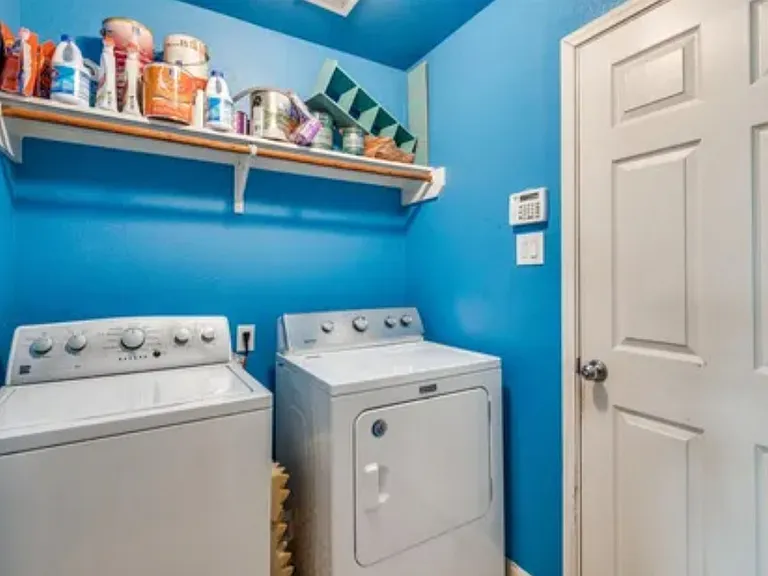 701 Lazy Crest Dr — Photo 9