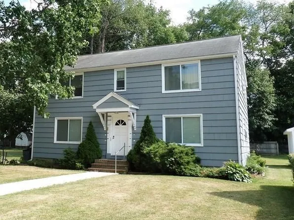 142 Cayuta St, Corning, NY 14830