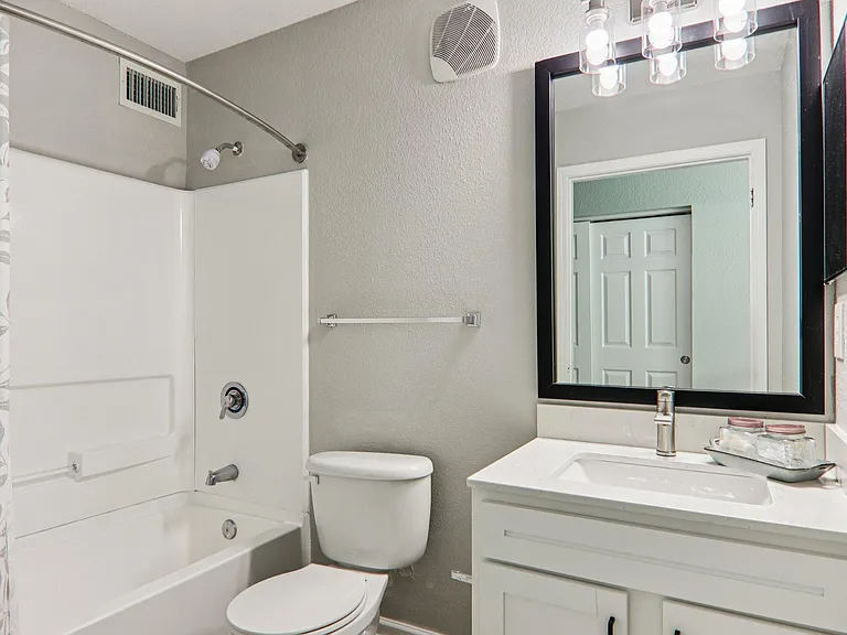 The Hub at Palmetto Pointe — Photo 10