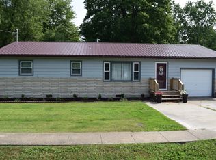 506 Orchard Dr, Newton, IL 62448