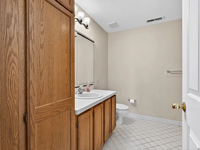 4202 Waltham Ct — Photo 12