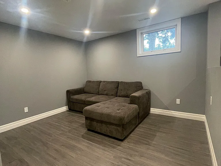 1 Joyce Pl #BASEMENT — Photo 6
