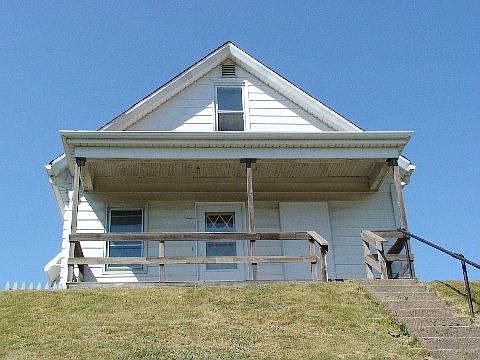 2nd image of 3130 S 17th St