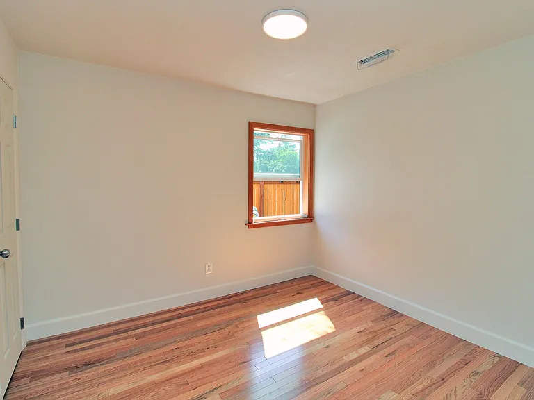 7707 SE Otty St — Photo 16