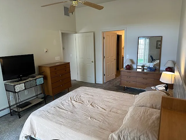 Master Bedroom2