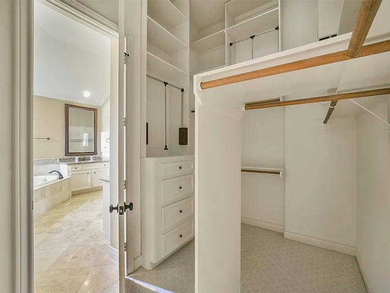 2307 Sheridan St — Photo 33