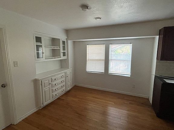 4th image of 4012 Shady Hollow Ln