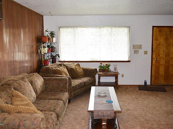 Living Room w Big Picture Window