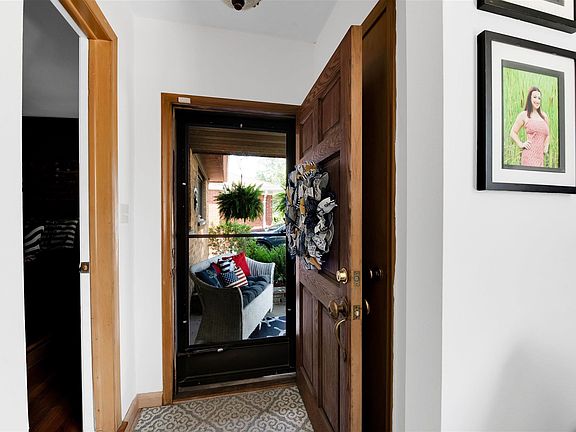 3rd image of 24841 Almond Ave