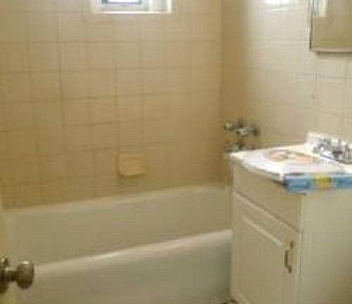 5th image of 216 Martense St