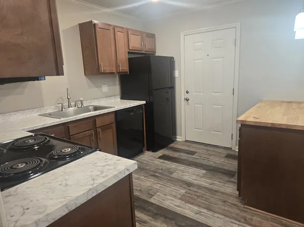 315 1/2 Eugene St, Savannah, GA 31406