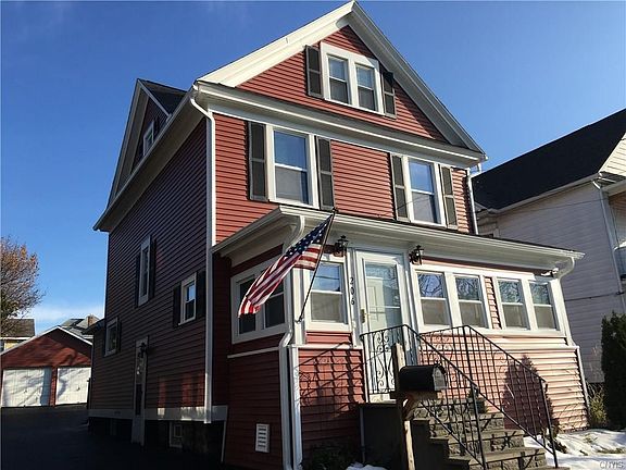 Welcome to 206 Peck Ave - tucked onto a nice street between the Eastwood and Sedgwick neighborhoods.