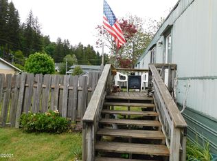 182 NW 10th St, Toledo, OR 97391