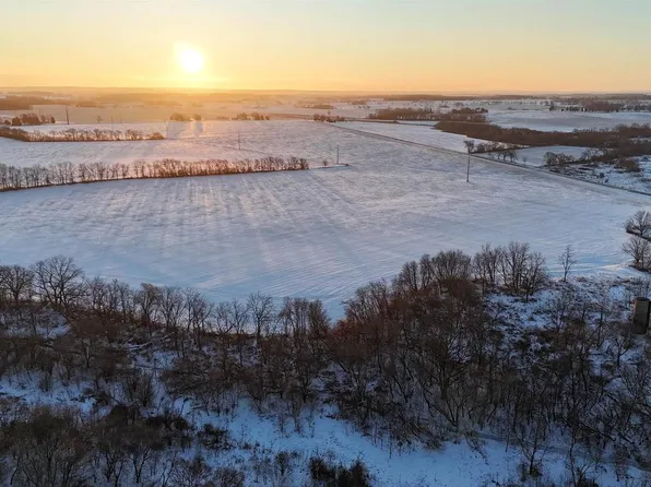 W9012 County Rd B, Sharon, WI 53585