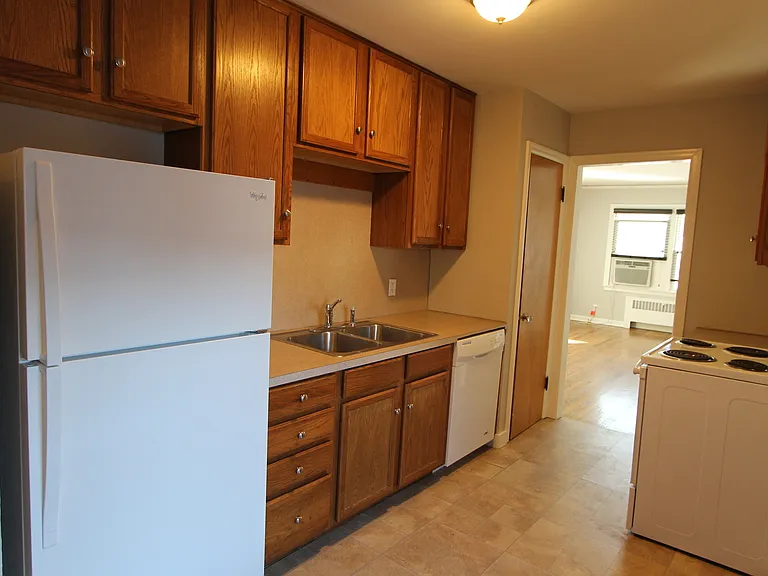 The Tiverton — Photo 20