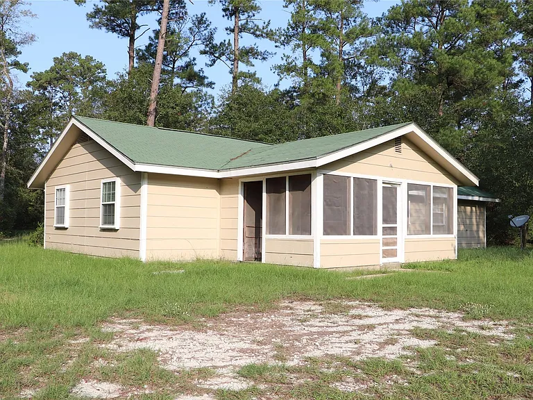 20 White Oak Dr #A — Photo 1