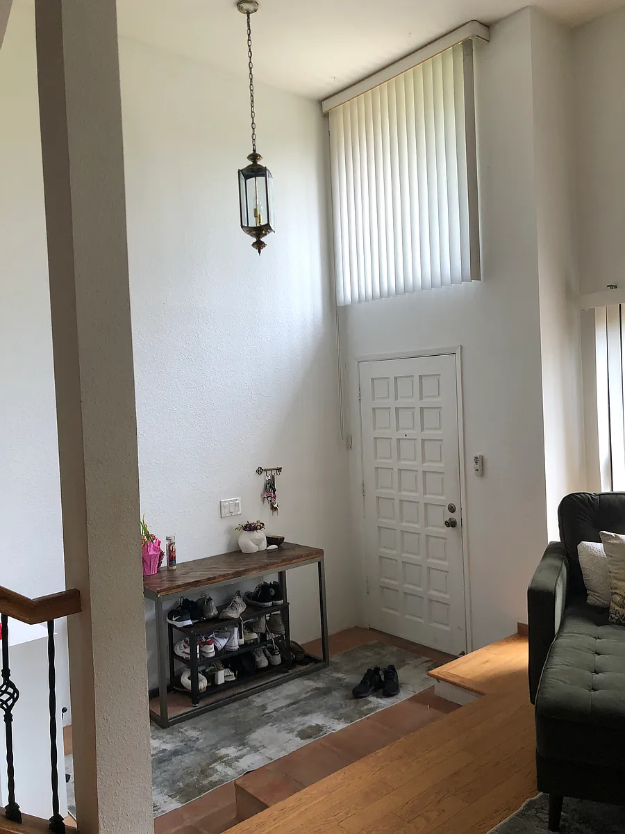 Building Photo - 3275 Caminito Eastbluff #204