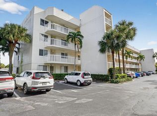 3146 Via Poinciana APT 301, Lake Worth, FL 33467