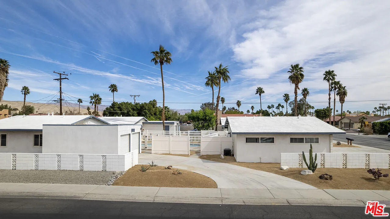 2 bed, 1.0 bath, 800 sqft, $2,200 — Photo 3
