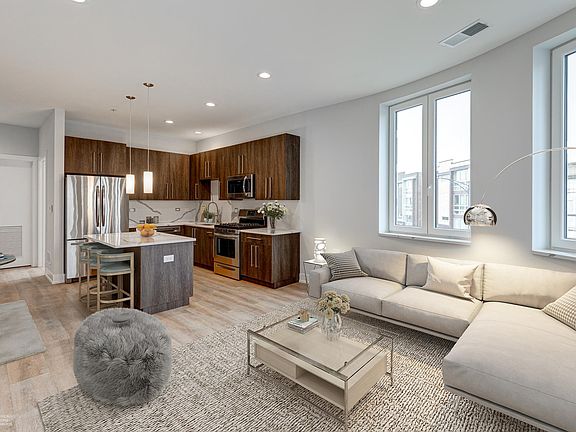 3rd image of 2823 W Belmont Ave #207