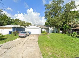 10020 N Connechusett Rd, Tampa, FL 33617