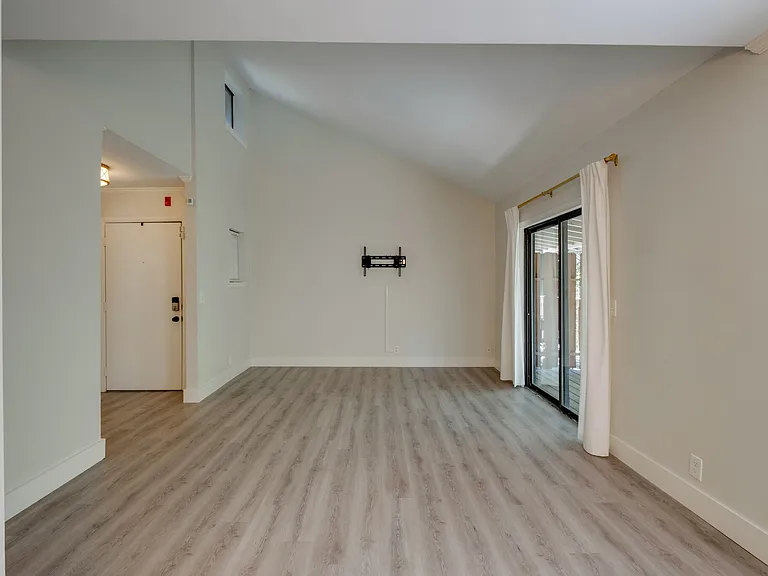 Summit Ridge Dr — Photo 7