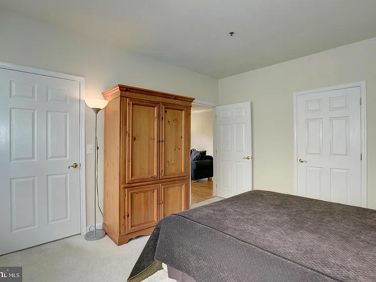 1320 N Wayne St #307 — Photo 16