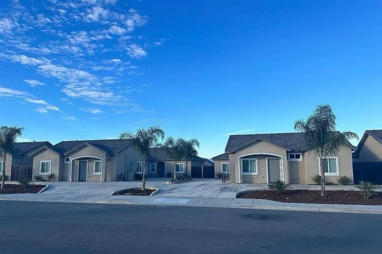 2 bed, $2,100 — Photo 2