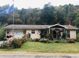 681 Toms Run Rd, New Freeport, PA 15352