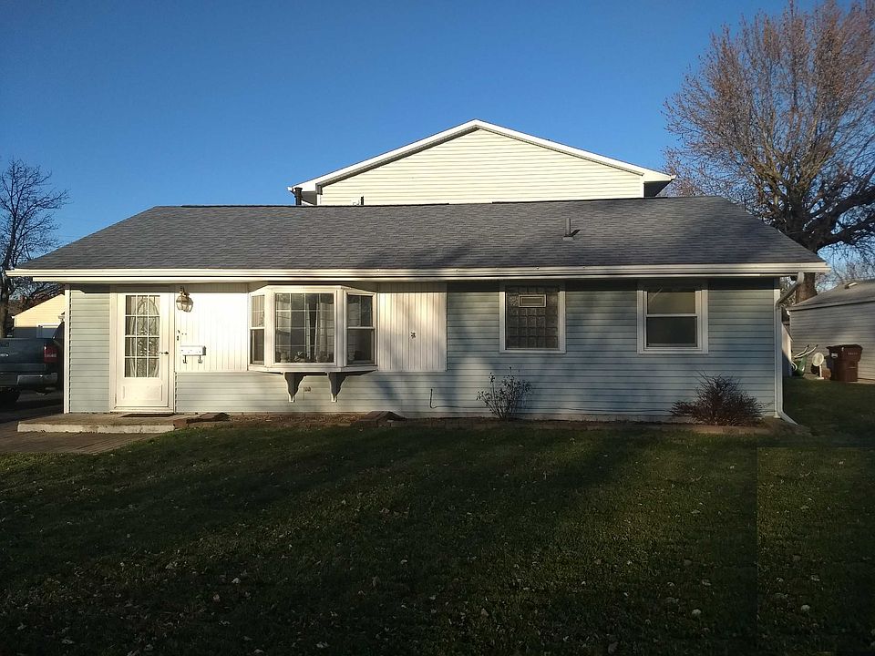 1st image of 255 Curtiss Wright Blvd