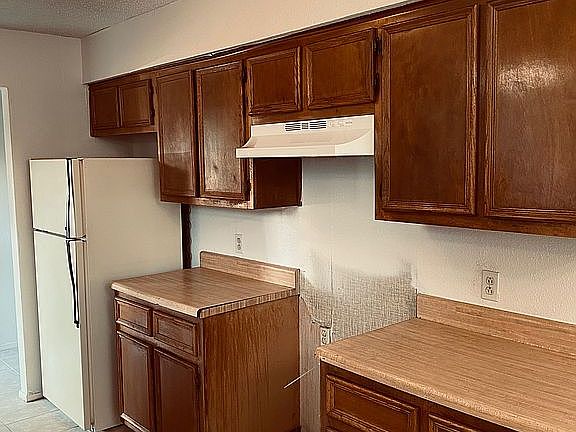 3rd image of 1017 Royal Vista Dr
