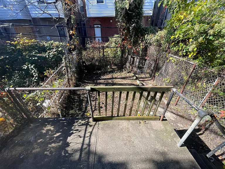 162 N Robinson St — Photo 12