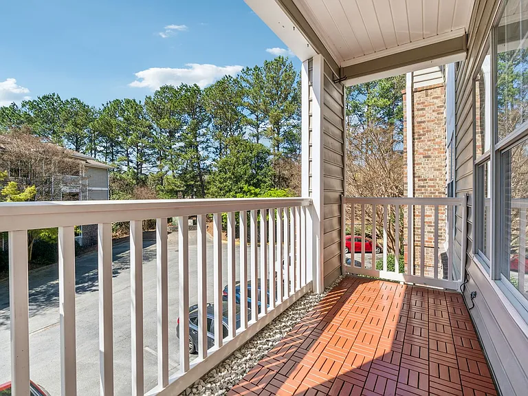2700 Pine Tree Rd NE #1115 — Photo 2