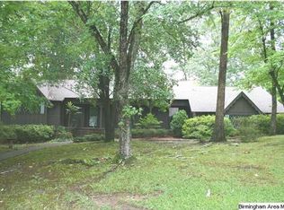 1012 Kings Forest Dr, Leeds, AL 35094