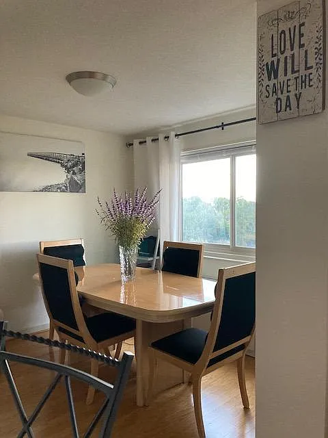 2 bed, 1200 sqft, $2,400 — Photo 2