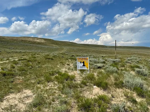 384 Sunshine Dr, Rock River, WY 82058