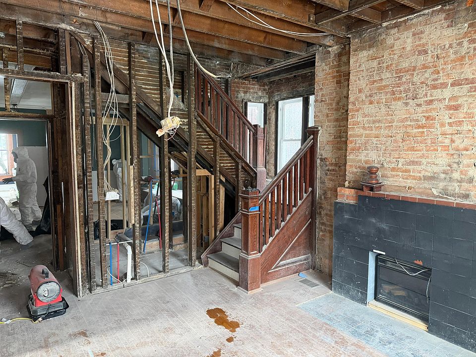 1st image of 1587 E Long St