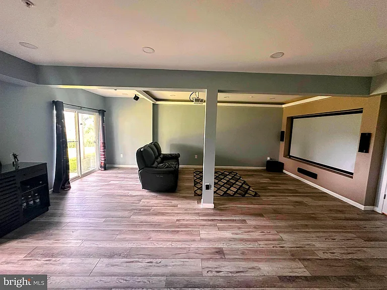 3209 Krista Ln — Photo 24