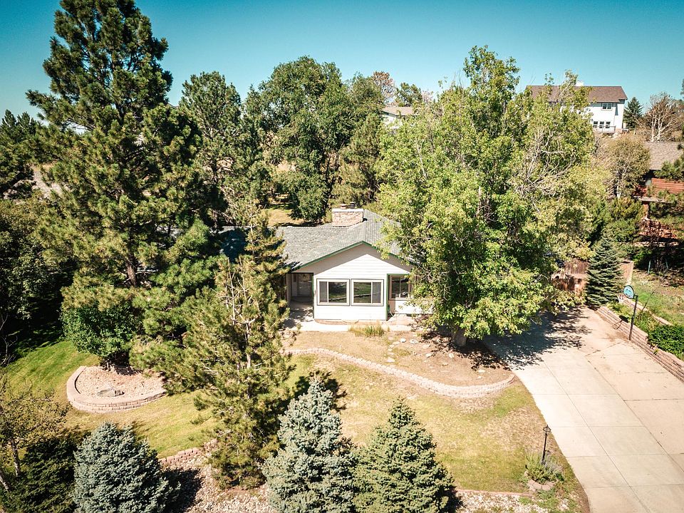 Wooded lot-mountain vibes minutes from the city