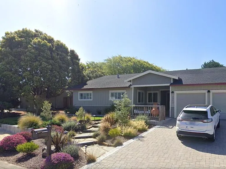2057 Touraine Ln — Photo 1