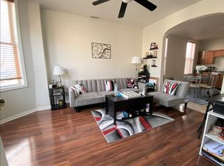 927 W 35th Pl APT 1F, Chicago, IL 60609