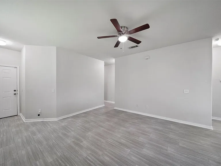 2719 Skyview Long Dr — Photo 4