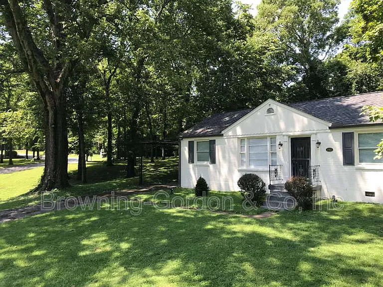2915 Selena Dr — Photo 3