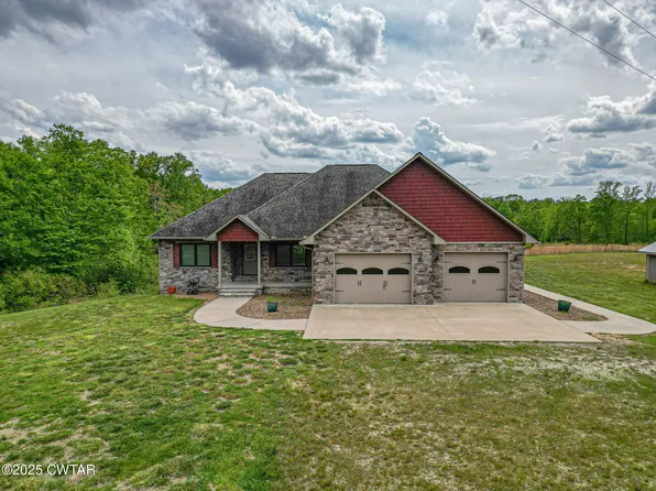 393 Shepard Cemetery Ln, Hollow Rock, TN 38342