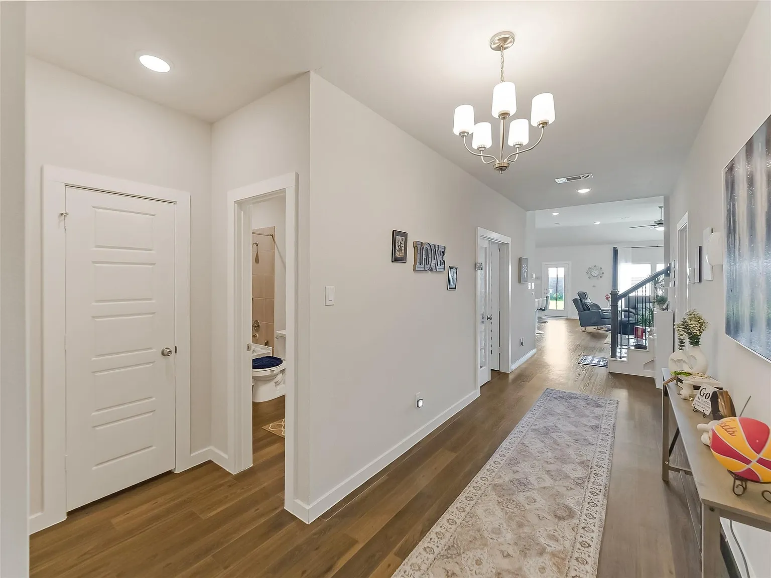 4 bed, 3.0 bath, 2488 sqft, $2,950 — Photo 4