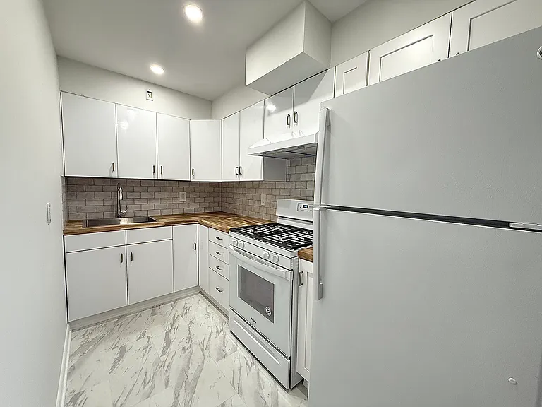 455 Fairview Ave #22 — Photo 6