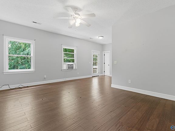 4th image of 202 Rosecliff Dr