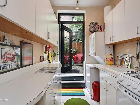 2nd image of 21 W 9th St #1F1R