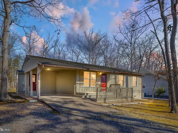 1216 Lakeview Pkwy, Locust Grove, VA 22508