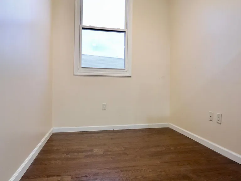 FORMAL DINING AREA